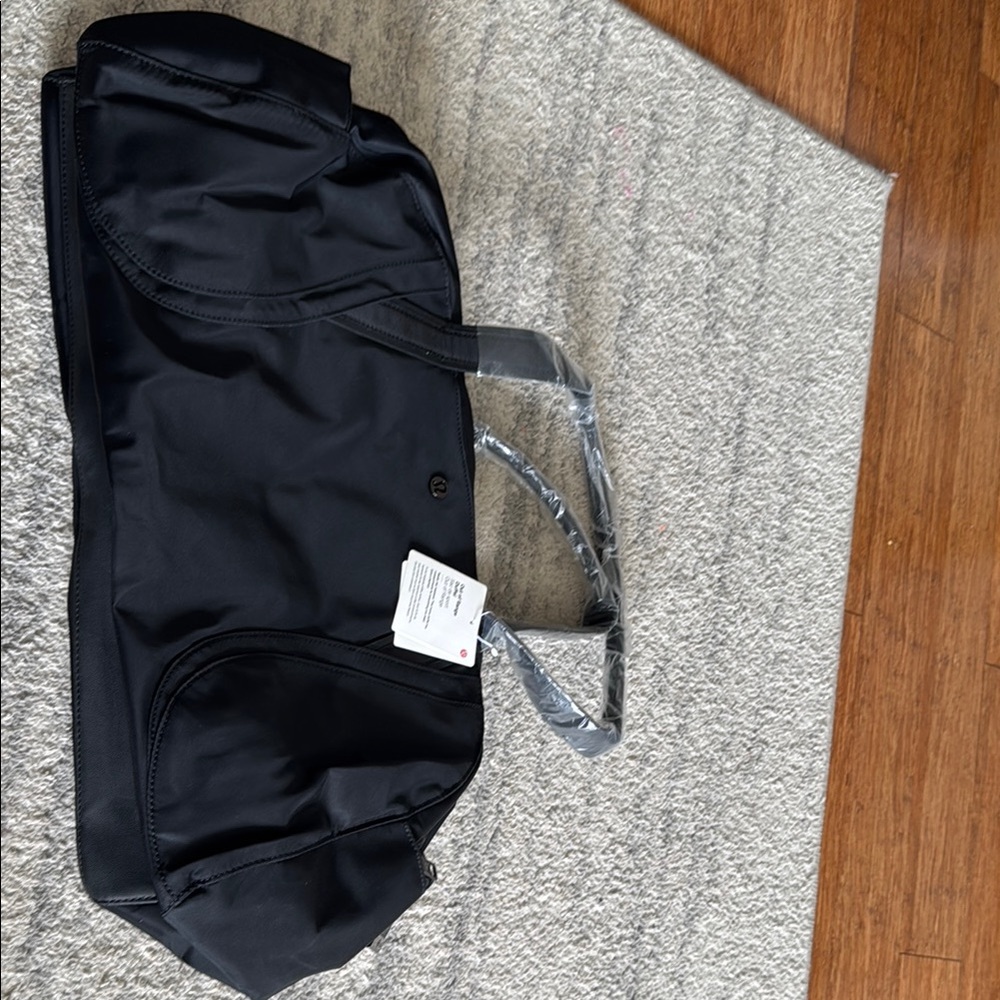 Lululemon out of range duffle bag black